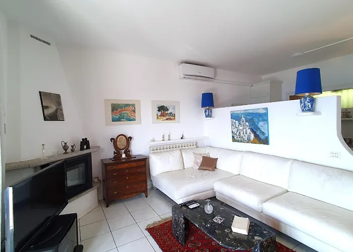 In With Pool Holiday home Maccagno